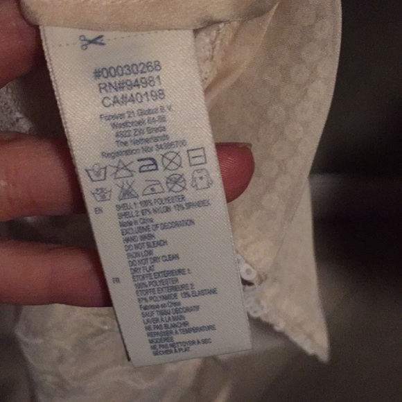 Cream color sequin and lace crop top size M - Picture 8 of 9